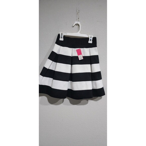 Xhilaration Dresses & Skirts - Xhilaration Womens Small Pleated Skirt Black White Striped Thick Texture Mini